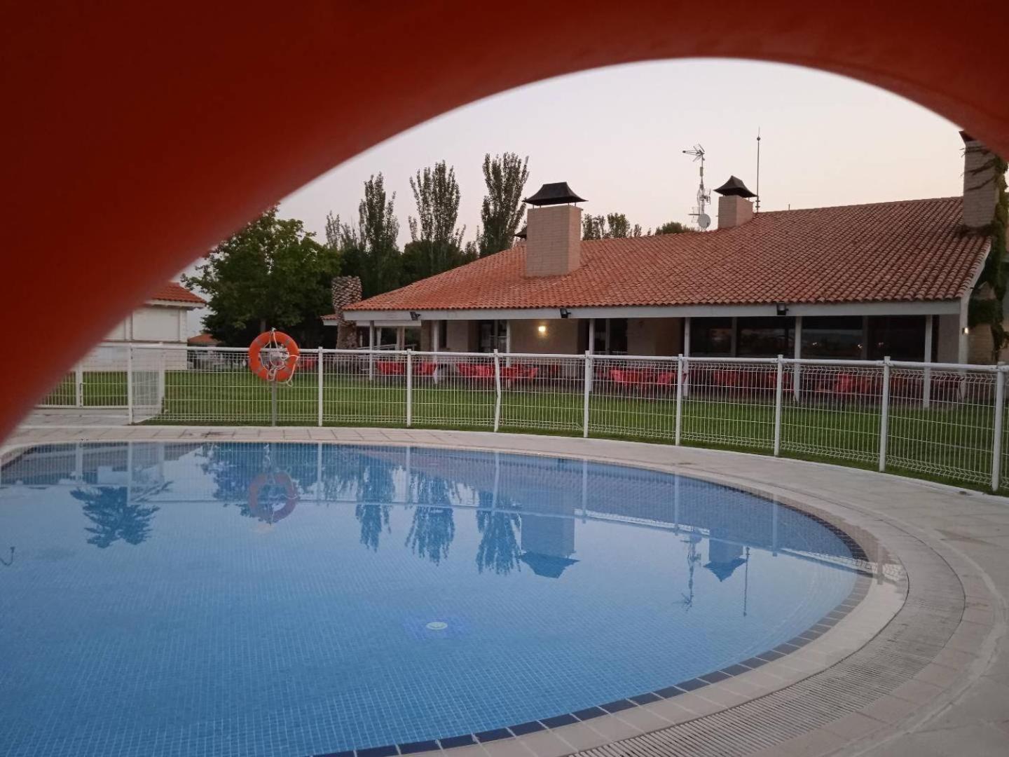 Albergue Zaragoza Camping Esterno foto