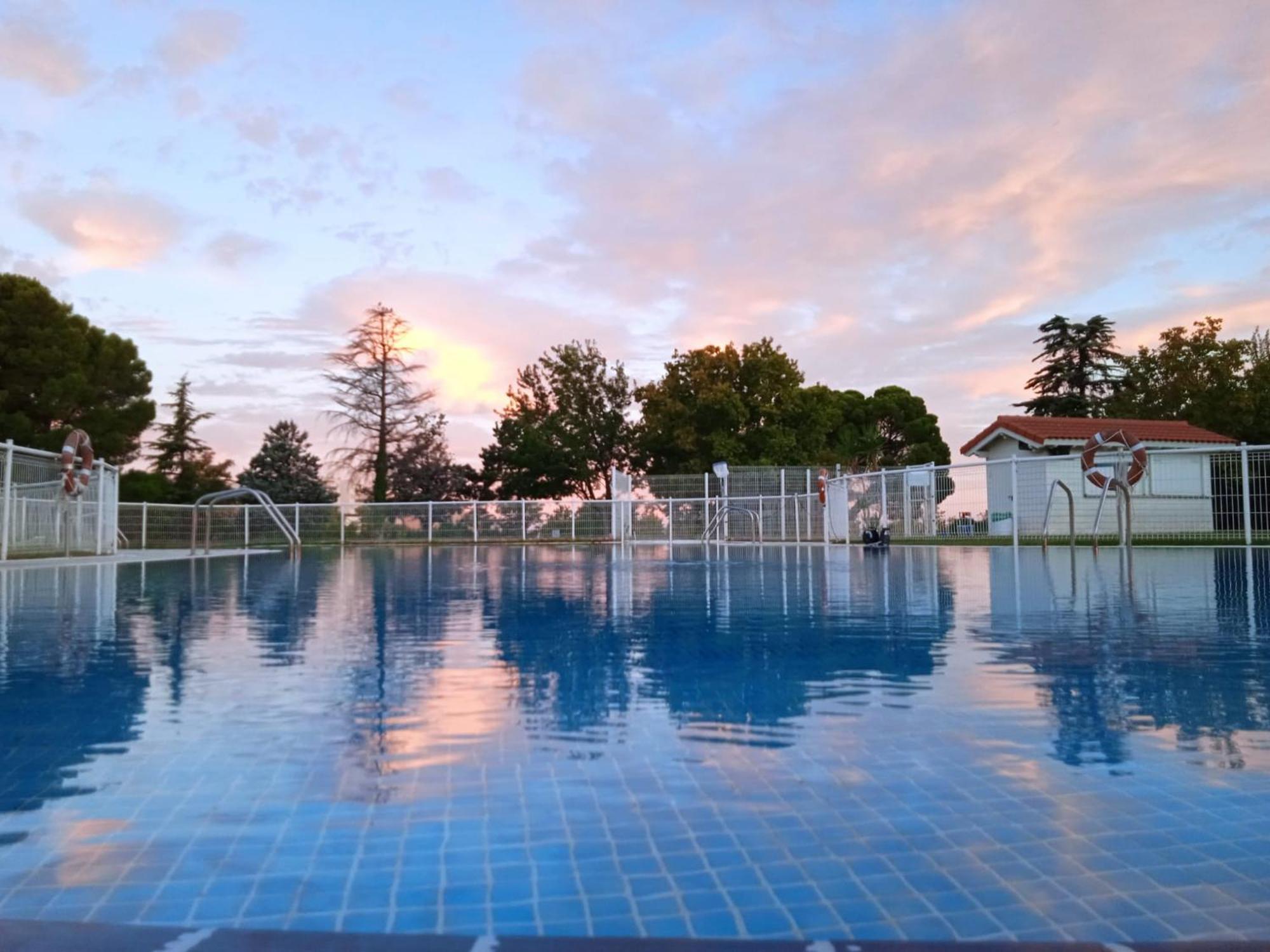 Albergue Zaragoza Camping Esterno foto