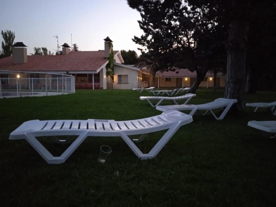 Albergue Zaragoza Camping Esterno foto