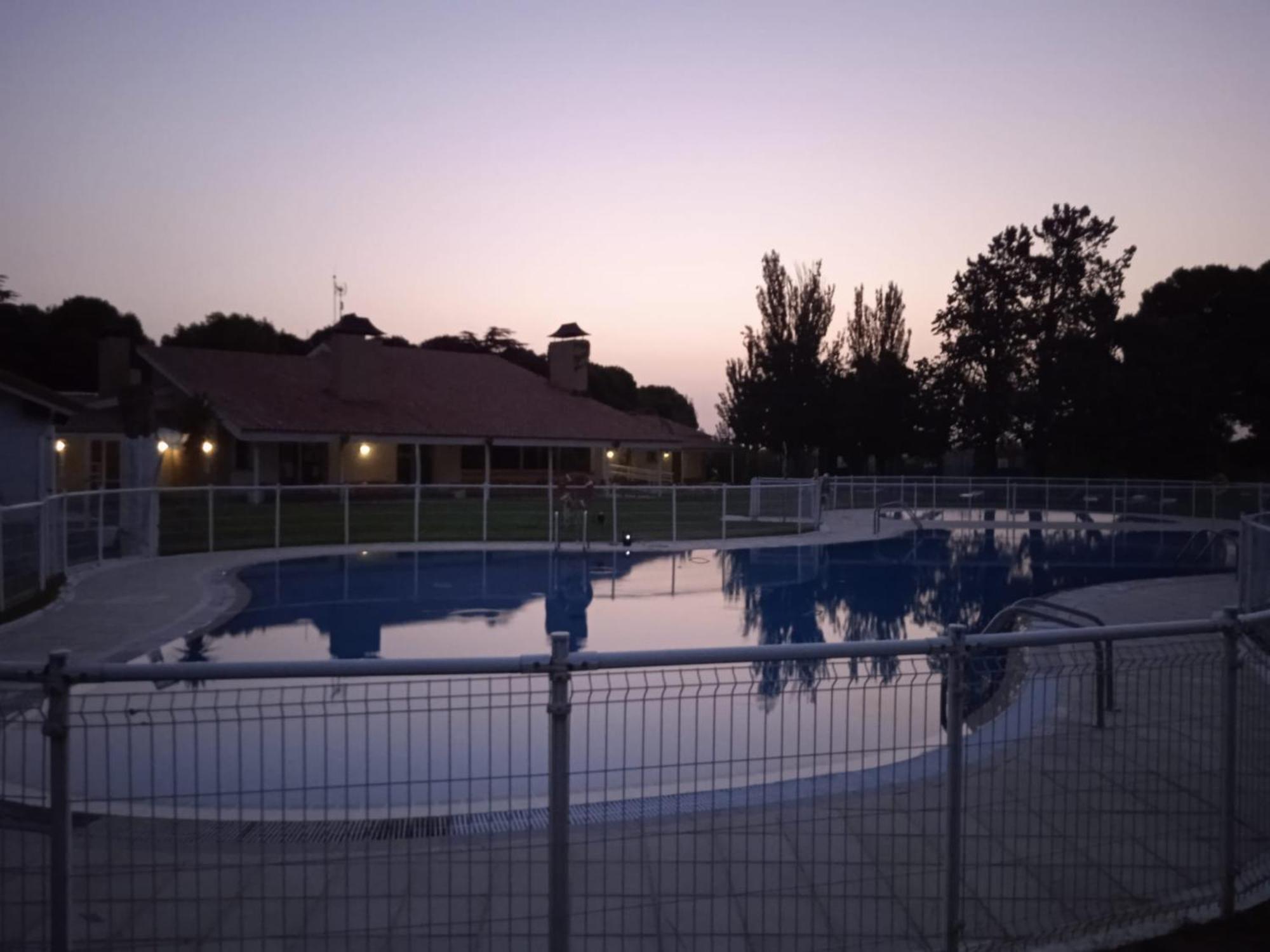 Albergue Zaragoza Camping Esterno foto